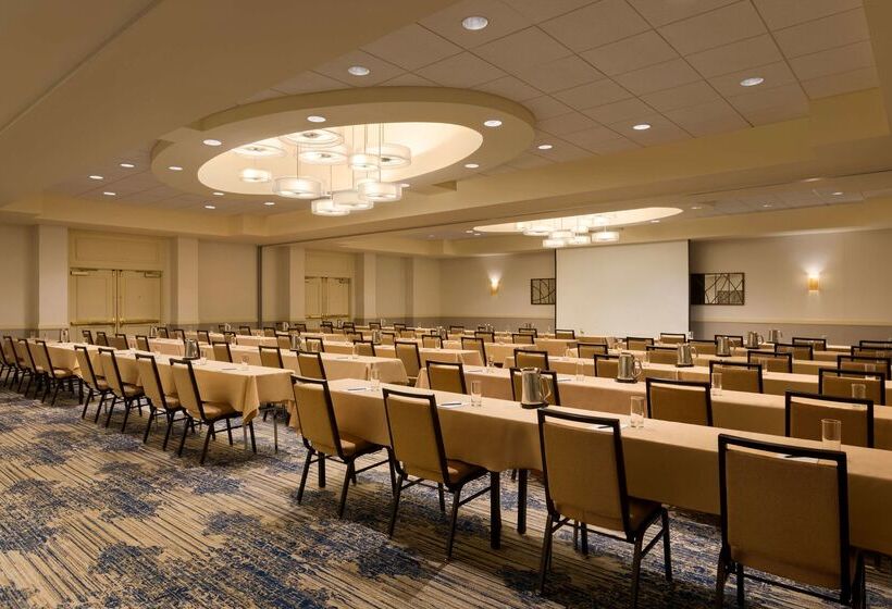 هتل Embassy Suites By Hilton Boston Waltham
