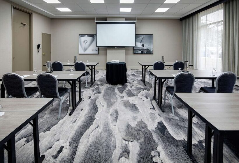 בית מלון כפרי Embassy Suites By Hilton Detroit Troy Auburn Hills