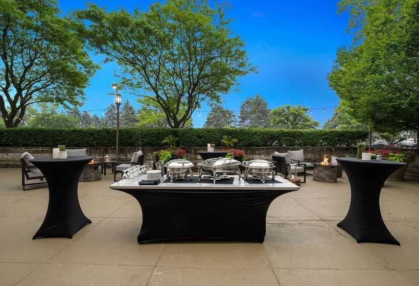 בית מלון כפרי Embassy Suites By Hilton Detroit Troy Auburn Hills