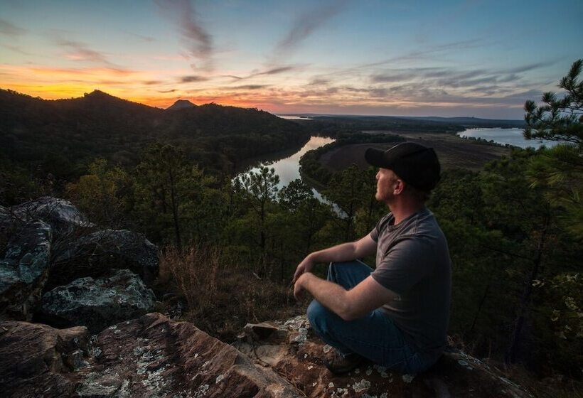 هتل Four Points By Sheraton Little Rock Midtown