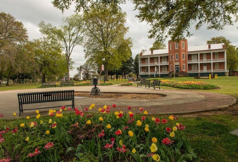 هتل Four Points By Sheraton Little Rock Midtown