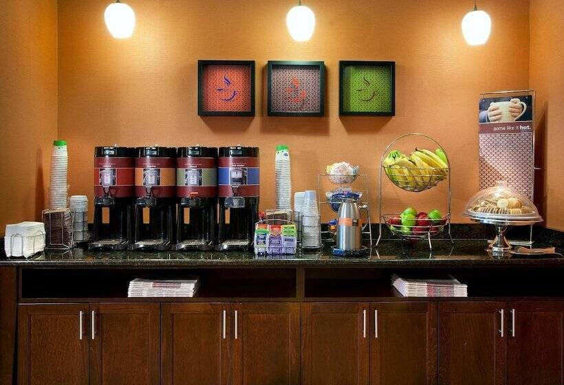 هتل Hampton Inn Alexandria/pentagon South