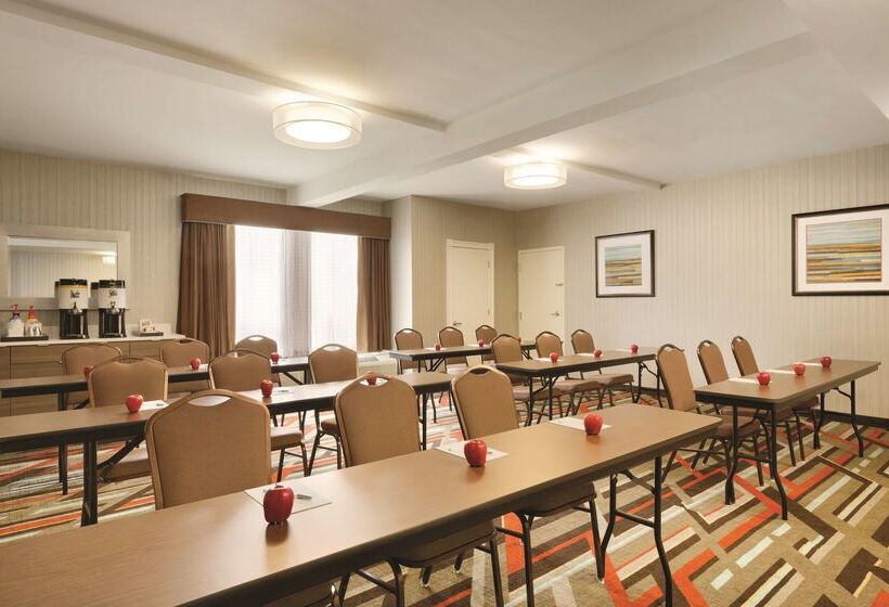 هتل Hampton Inn Atlantabuckhead