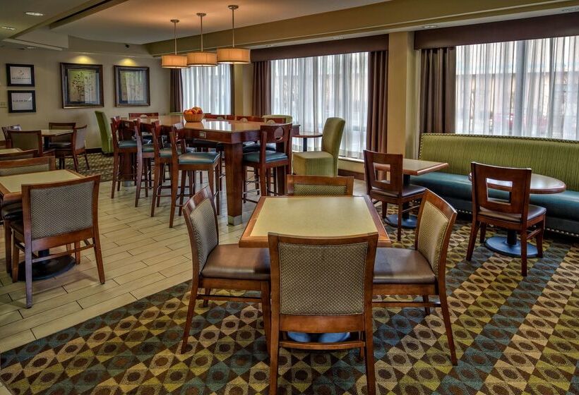 هتل Hampton Inn Charlottesville