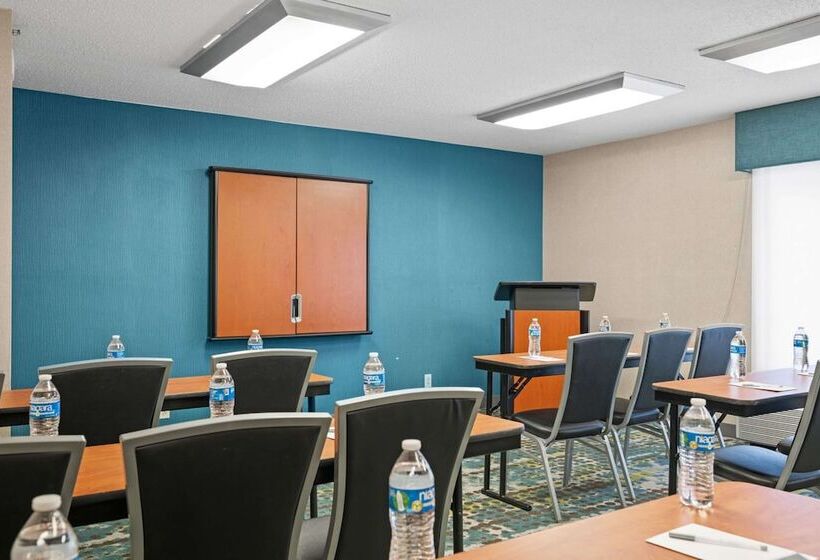 호텔 Hampton Inn Cleveland Westlake