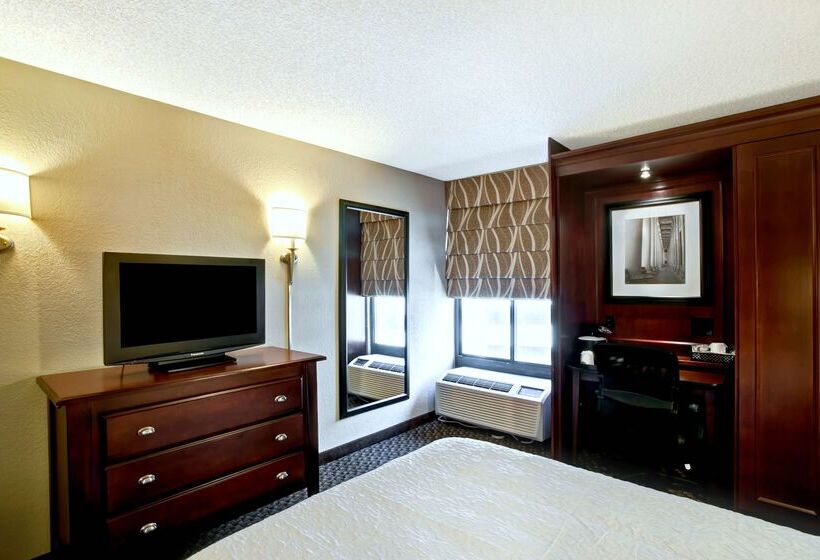 בית מלון כפרי Hampton Inn College Station