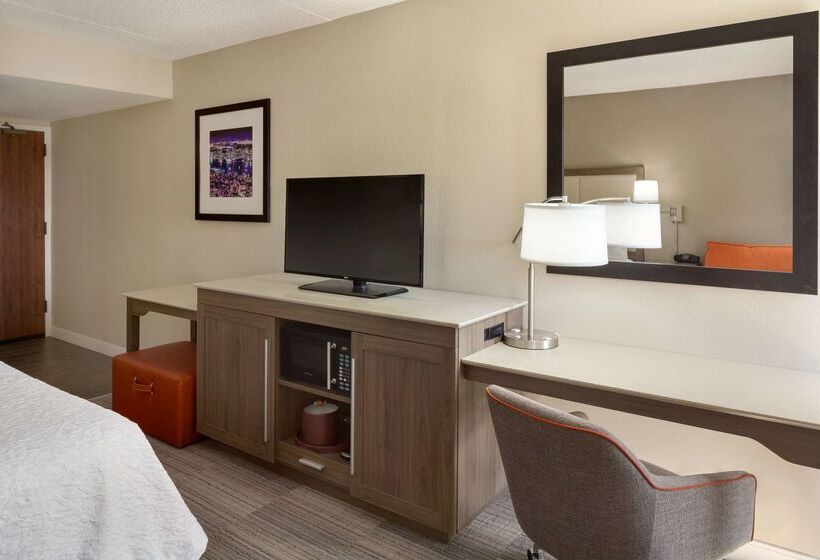 هتل Hampton Inn Philadelphia Mt. Laurel