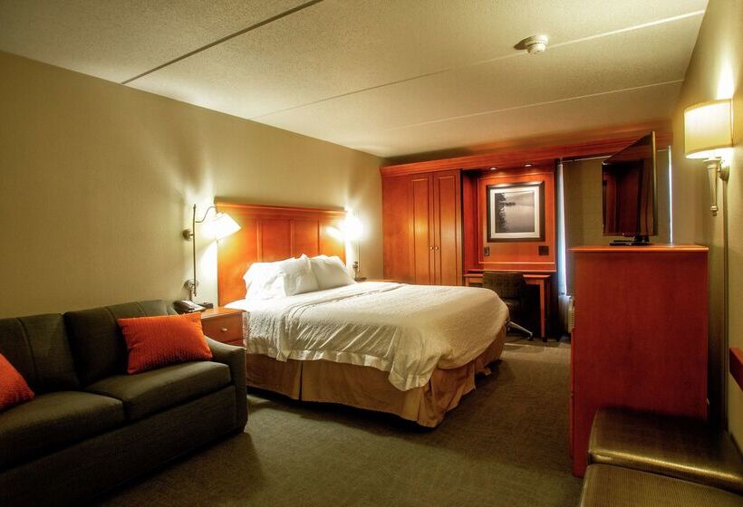 هتل Hampton Inn Wheeling