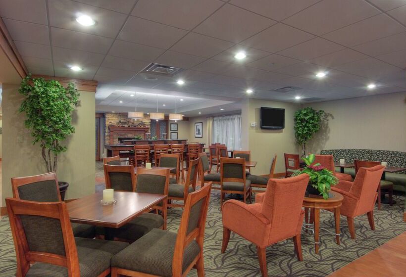 هتل Hampton Inn Wheeling
