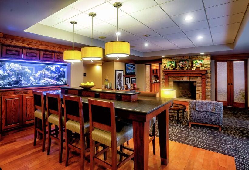 هتل Hampton Inn Wheeling