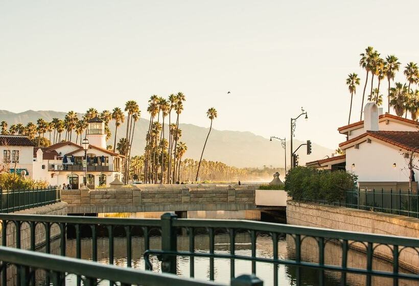 هتل Harbor View Inn
