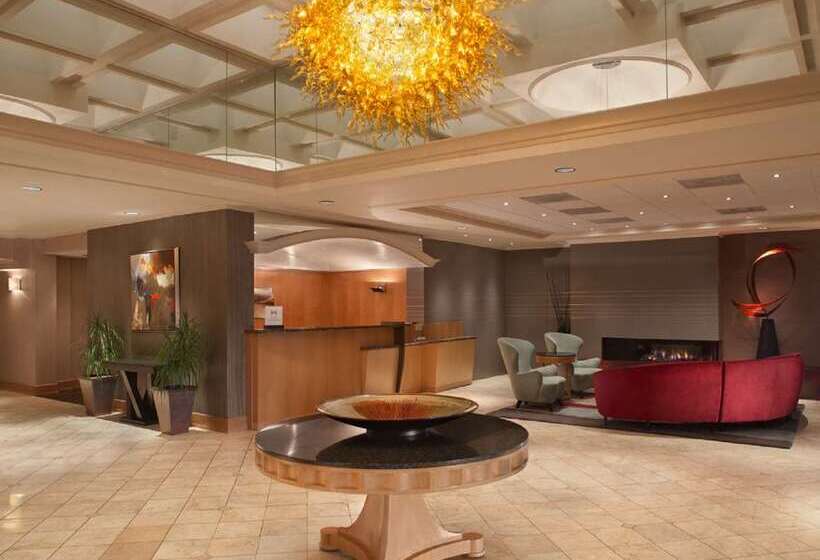 هتل Doubletree By Hilton Akron Fairlawn
