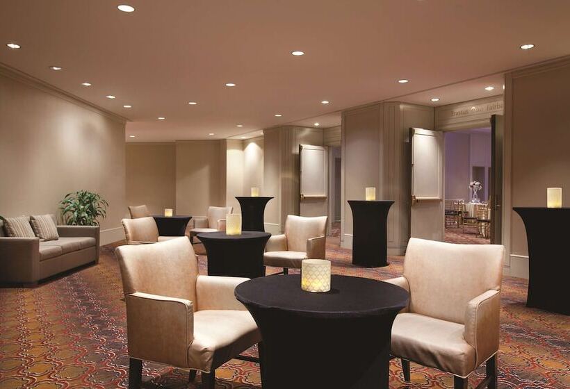 هتل Hilton Boston/dedham