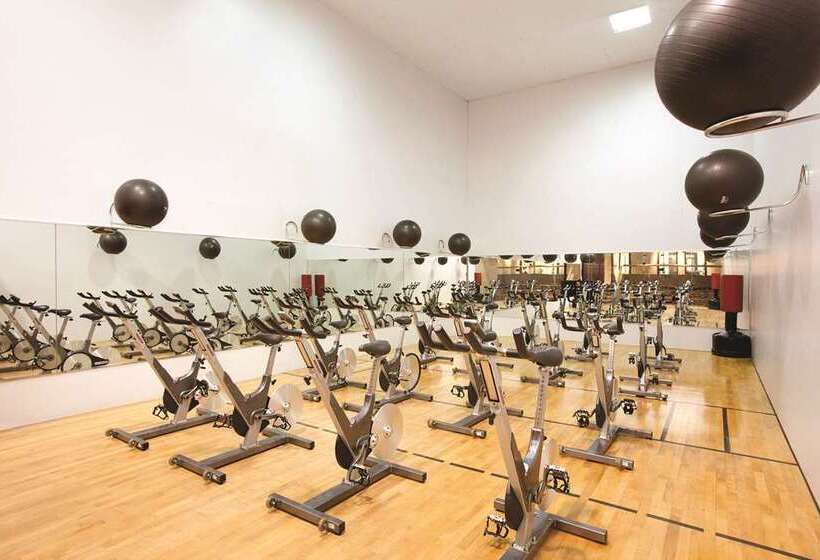 هتل Hilton Boston/dedham