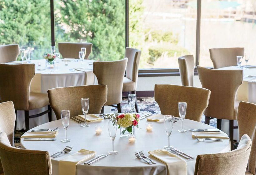 호텔 Hilton Charlotte University Place