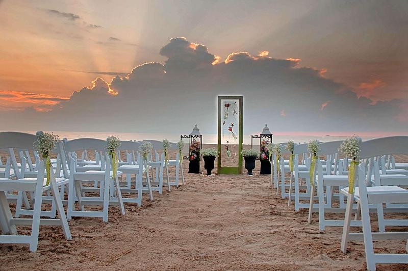 فندق The Singer Oceanfront Resort, Curio Collection By Hilton