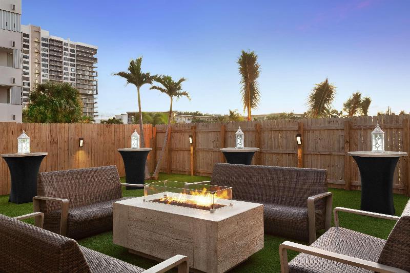 فندق The Singer Oceanfront Resort, Curio Collection By Hilton