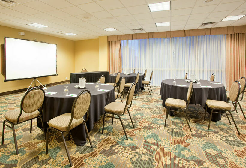 בית מלון כפרי Holiday Inn Country Club Plaza