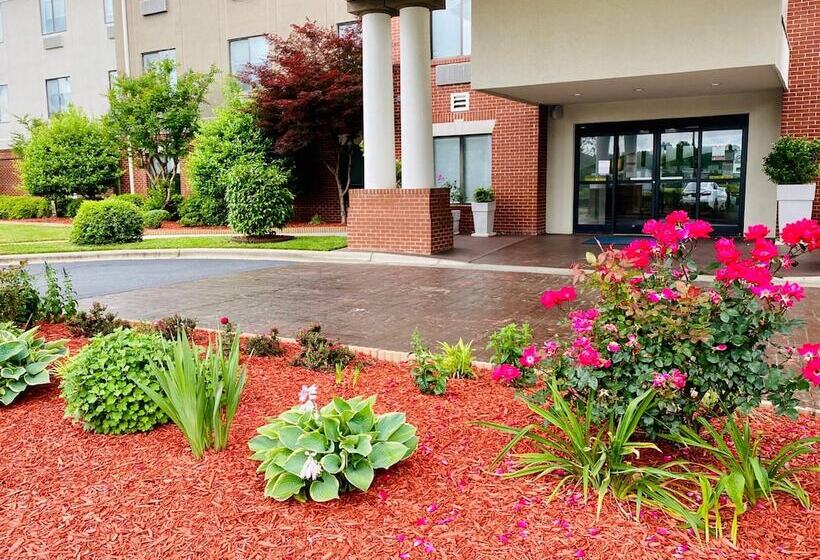 호텔 Holiday Inn Express & Suites Reidsville, An Ihg