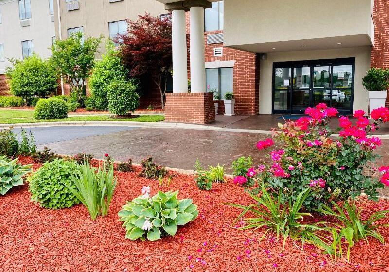 호텔 Holiday Inn Express & Suites Reidsville, An Ihg