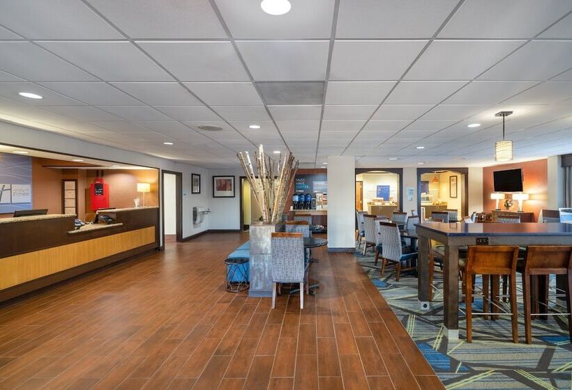 Отель Holiday Inn Express Forsyth, An Ihg