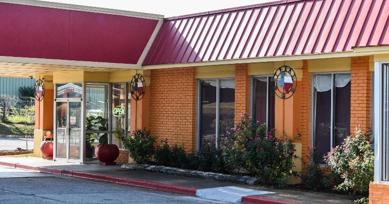 בית מלון כפרי Homeplace Inn