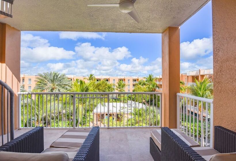 فندق Beachside Resort & Residences