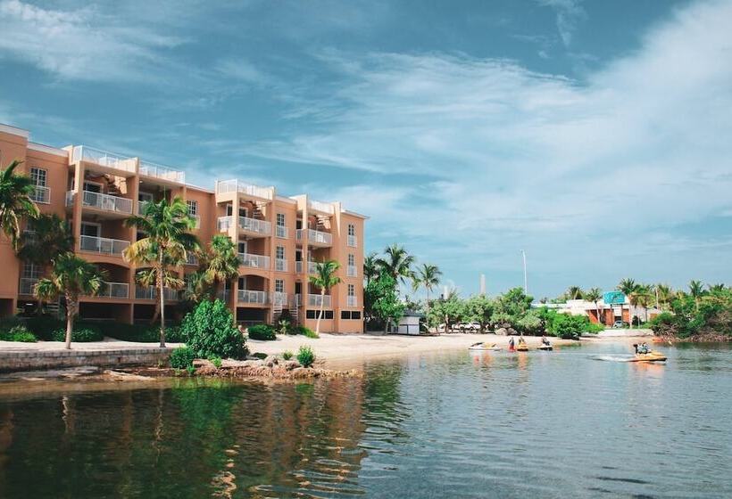 فندق Beachside Resort & Residences