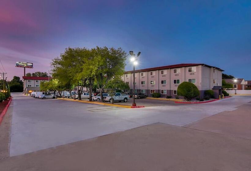 בית מלון כפרי Orangewood Inn And Suites Midtown