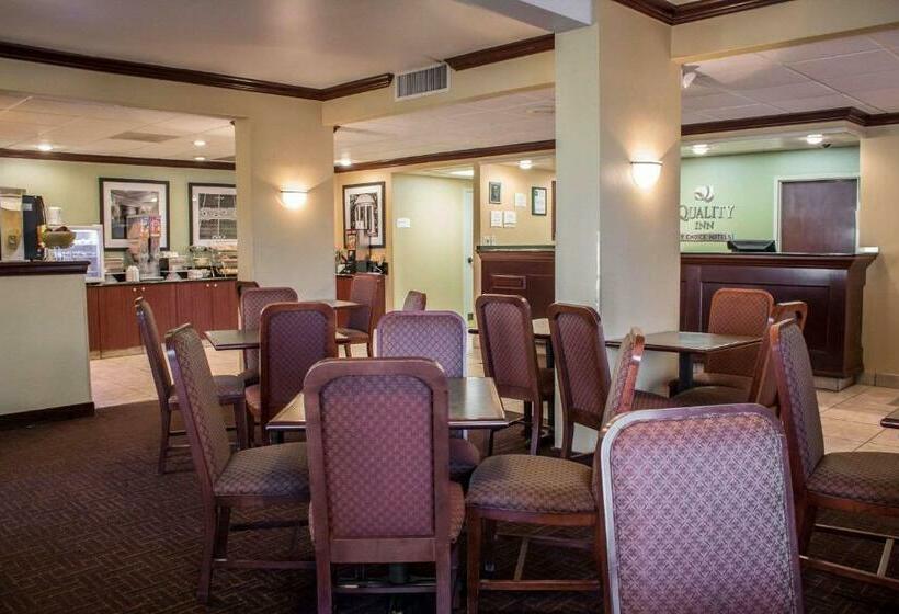 ホテル Quality Inn Chapel Hill  University Area