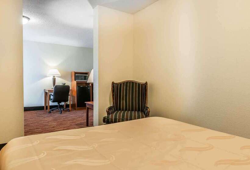 호텔 Quality Inn