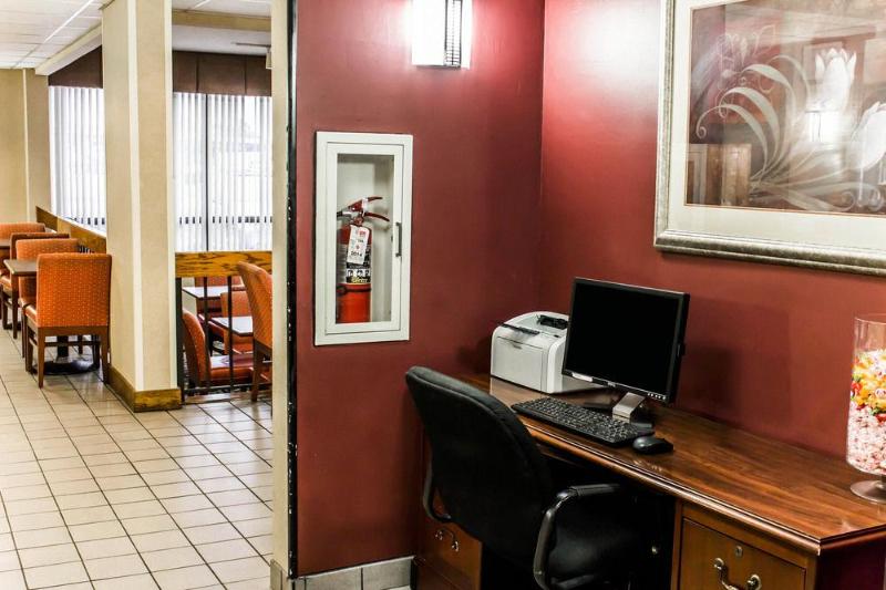 호텔 Quality Inn Roanoke Near Lake Gaston