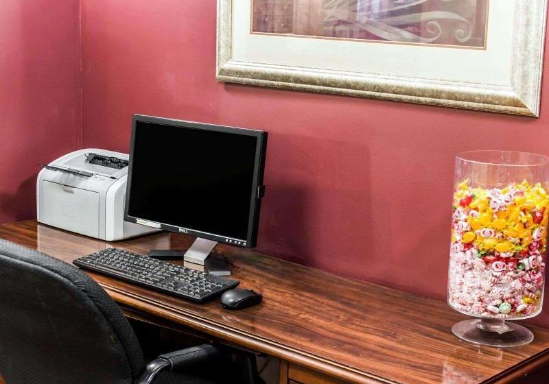 호텔 Quality Inn Roanoke Near Lake Gaston