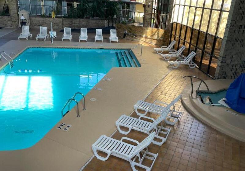 בית מלון כפרי Quality Inn