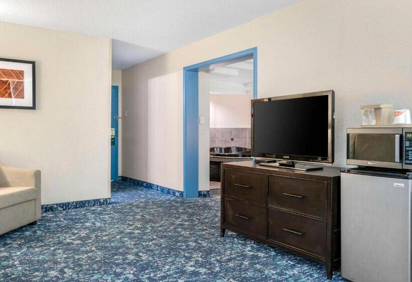 ホテル Quality Inn & Suites Banquet Center