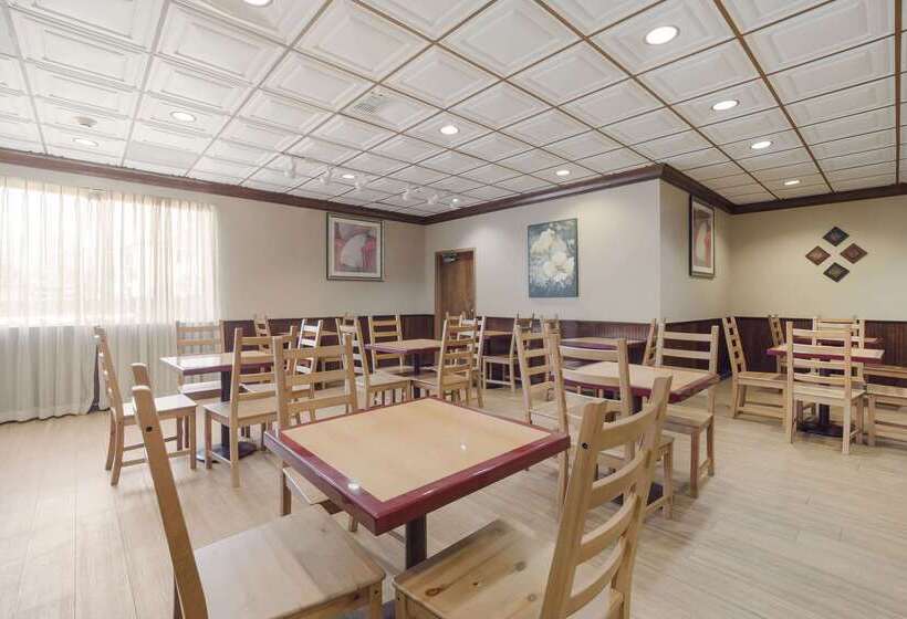 호텔 Quality Inn & Suites Conference Center Statesboro Historic District