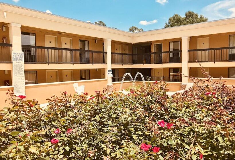 호텔 Quality Inn & Suites Conference Center Statesboro Historic District
