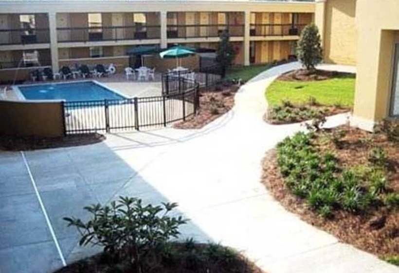 호텔 Quality Inn & Suites Conference Center Statesboro Historic District