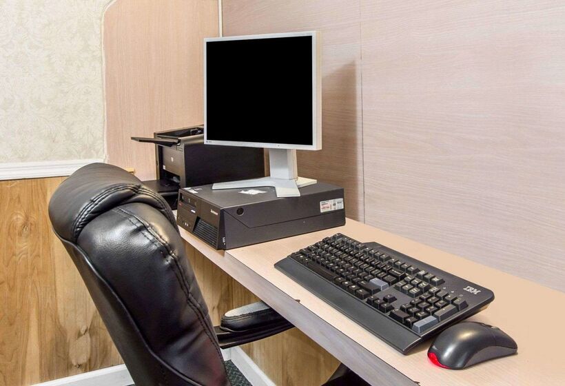 호텔 Quality Inn & Suites