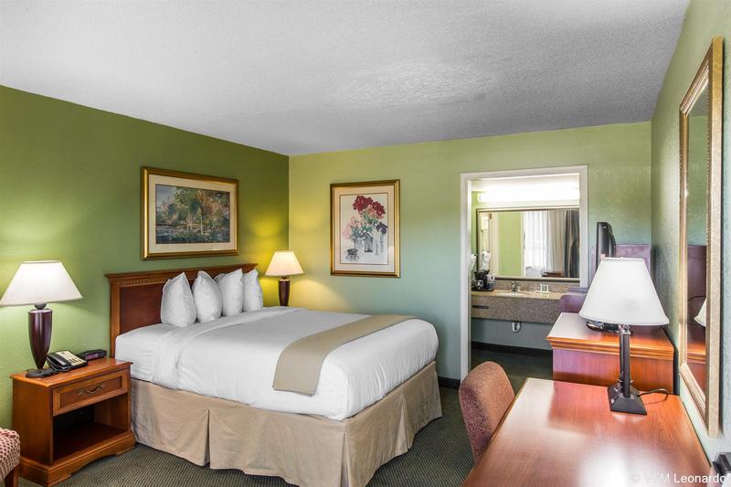 호텔 Quality Inn & Suites