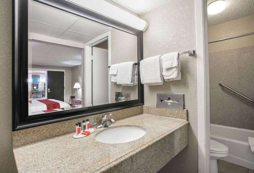 هتل Ramada By Wyndham Odessa Near University Of Texas Permian