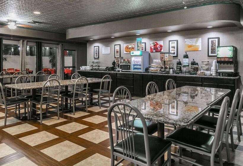 هتل Ramada By Wyndham Odessa Near University Of Texas Permian