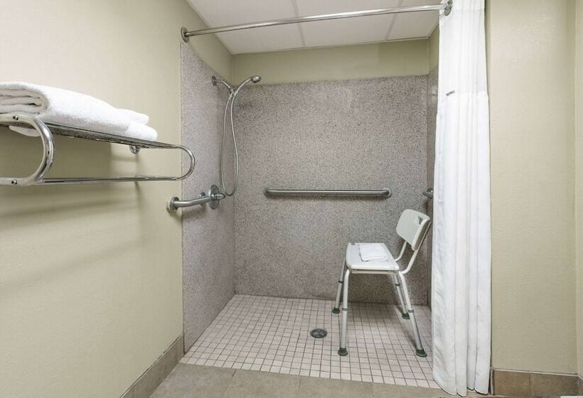 هتل Ramada By Wyndham Odessa Near University Of Texas Permian