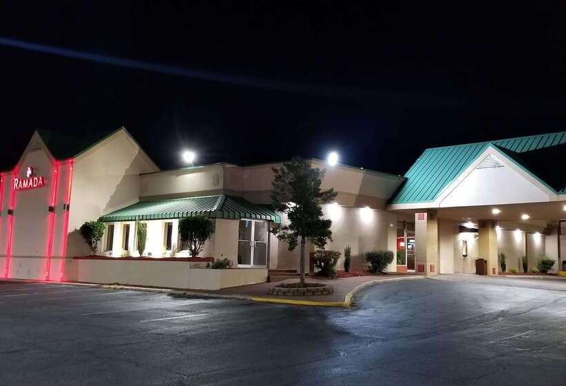 هتل Ramada By Wyndham & Suites Warner Robins