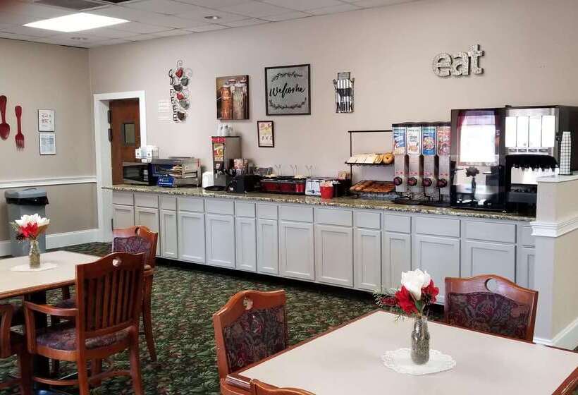هتل Ramada By Wyndham & Suites Warner Robins