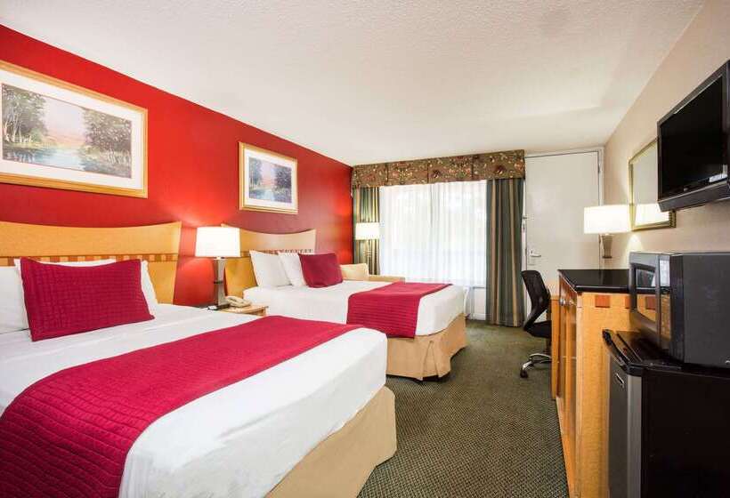 هتل Ramada By Wyndham & Suites Warner Robins