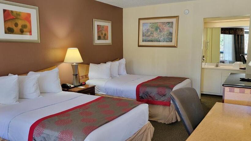 هتل Ramada By Wyndham & Suites Warner Robins