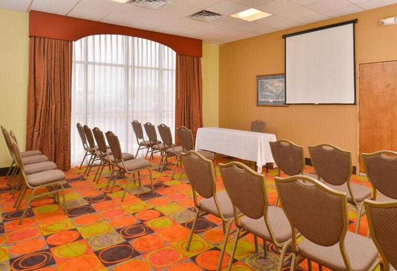 Ramada Plaza By Wyndham Sheridan Hotel & Convention Center