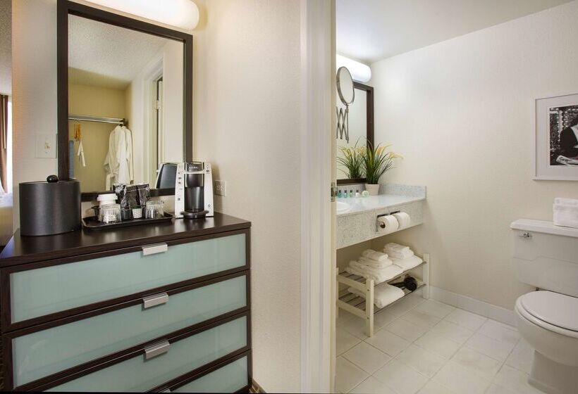 בית מלון כפרי Red Lion Inn & Suites Olympia, Governor