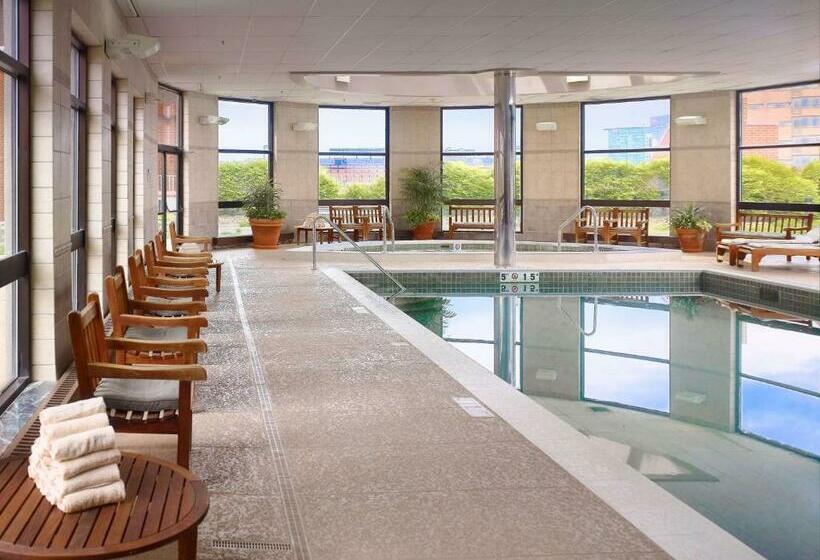 هتل The Royal Sonesta Harbor Court Baltimore